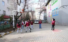 Muş’ta Yıldız Kızlar Basketbol Takımı Bölge Şampiyonu Oldu