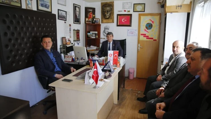 AK Parti Eskişehir Büyükşehir Belediye Başkan Adayı Nebi Hatipoğlu, Vatandaş ve Esnafla Buluşuyor