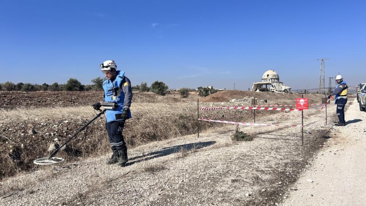 Tel Rıfat’ta PKK’nın yollara yerleştirdiği bombalar temizleniyor